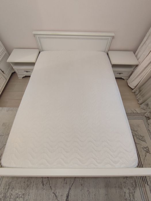 Двуспальная кровать