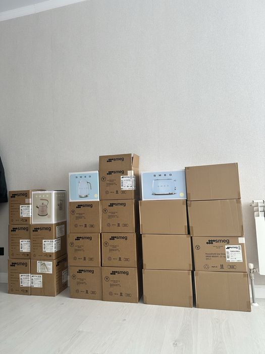 Электрочайник SMEG KLF04 оригинал.