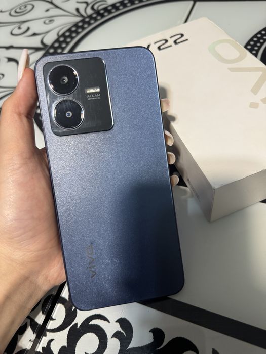 продам телефон VIVO Y22