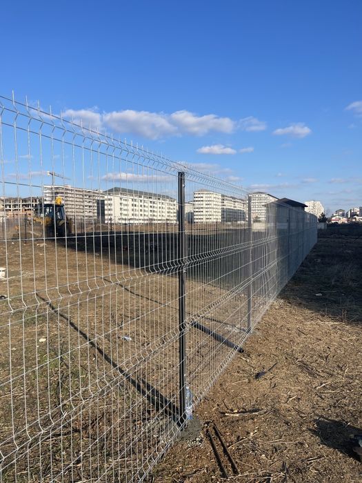 Imprejmuiri terenuri cu plasa bordurata