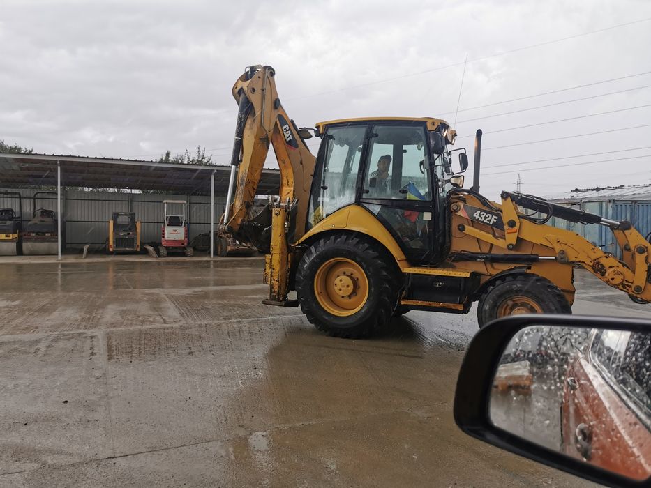 Închiriez buldo bobcat matura excavator foreza gauri cilindru