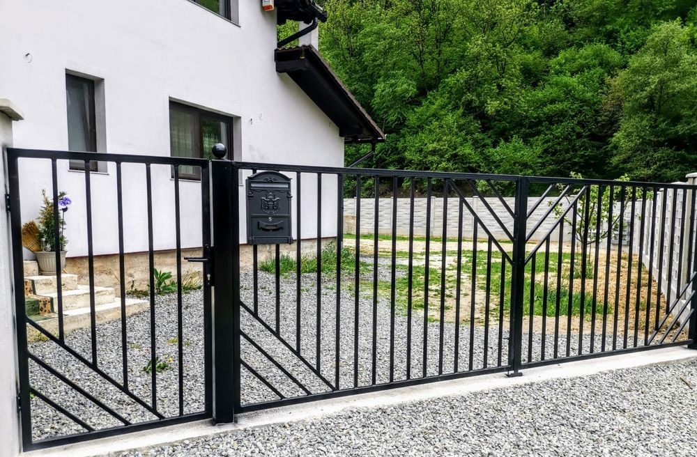 Fier forjat si materiale din fier forjat