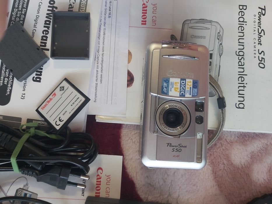 Продавам Канон камера.