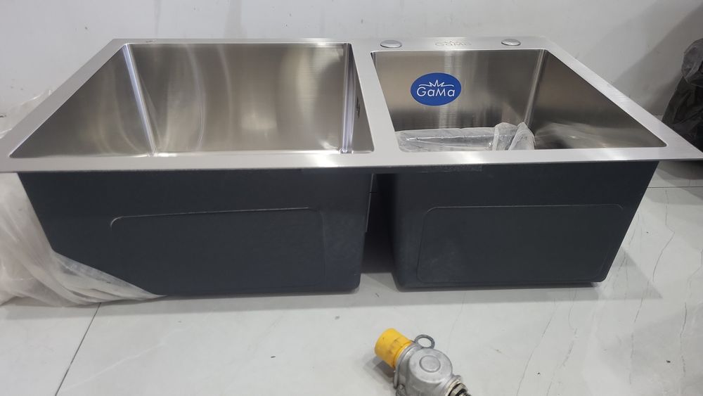 Кухонная мойка новая