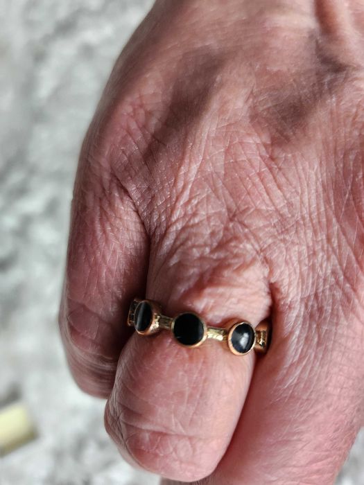 Продавам гривни и пръстен