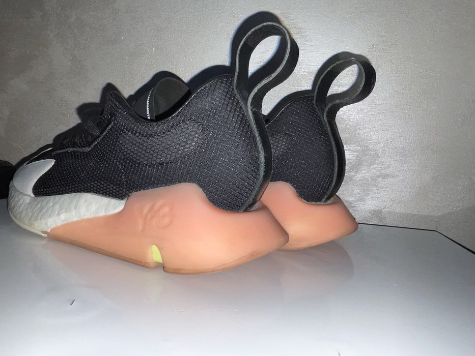 adidas yeezy Y-3 Orisan (ART:  FZ4317), lansată în colecția Fall/Winter 2020