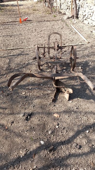 Plug vechi cu o brazda