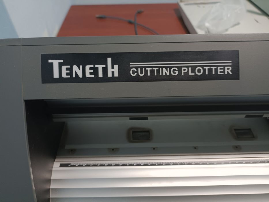 Режущий плоттер Teneth TH-740L