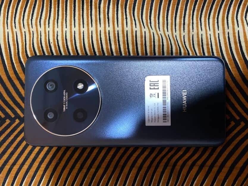 Продам тел в идеал Хуавей нова 12i