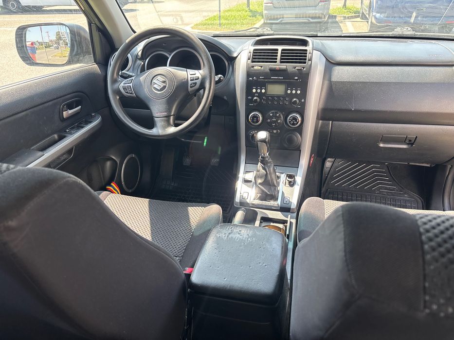 Vând Suzuki grand vitara