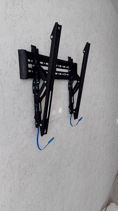кронштейн с наклоном для тв. есть установка