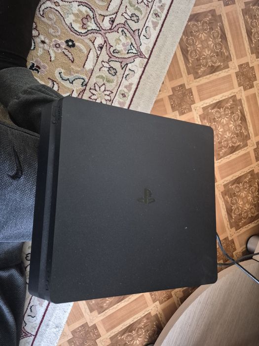 Продам Рс 4 slim 1 tb в отличном состоянии