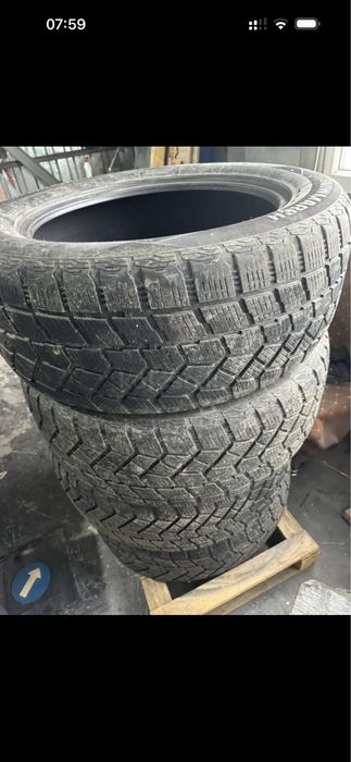 Продам шины R20 зимние