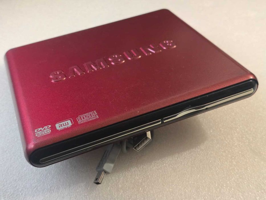 DVD Writer Extern Samsung SE-S084, Interfață USB 2.0, Slim, Plug & Play