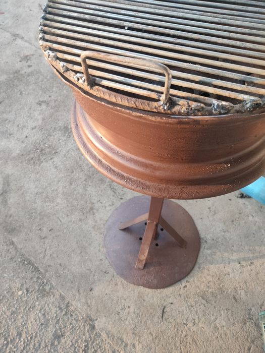 Vând Grătar facut din janta