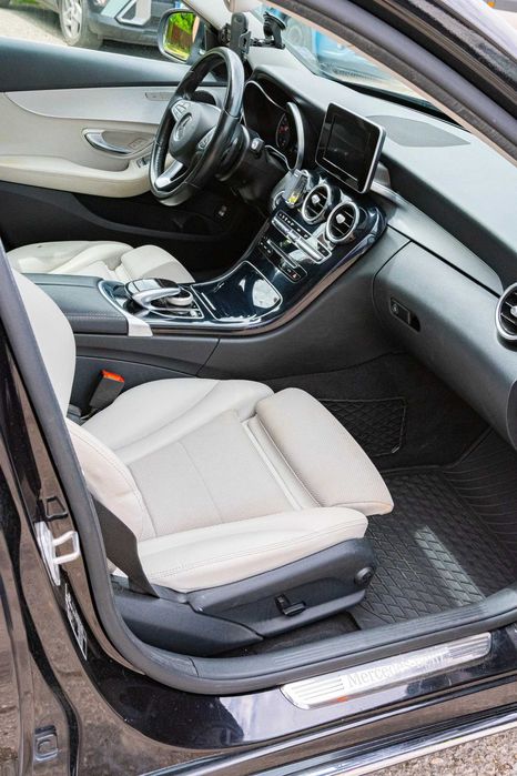 Mercedes Benz C180