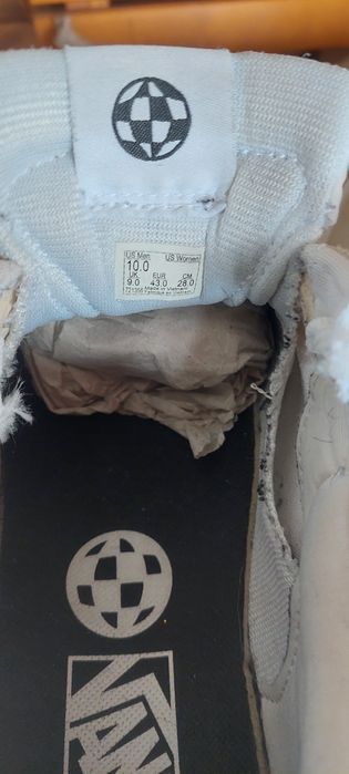 Продавам мъжки маратонки Vans