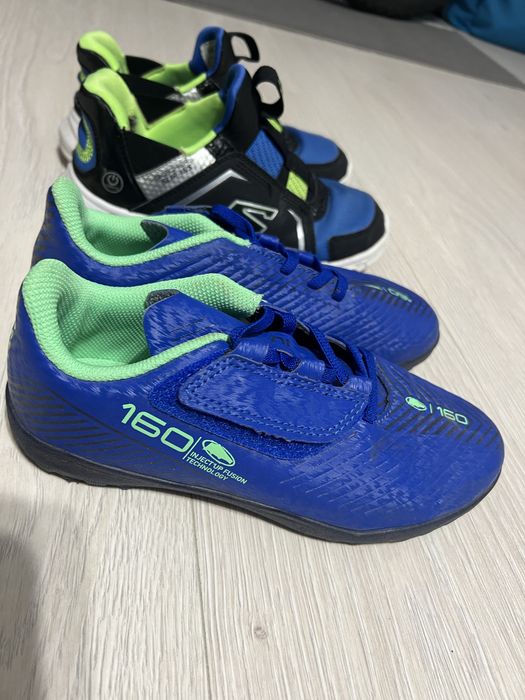 Pantofi sport fotbal