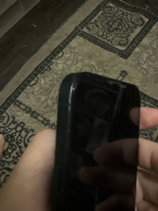 Продам Iphone 13