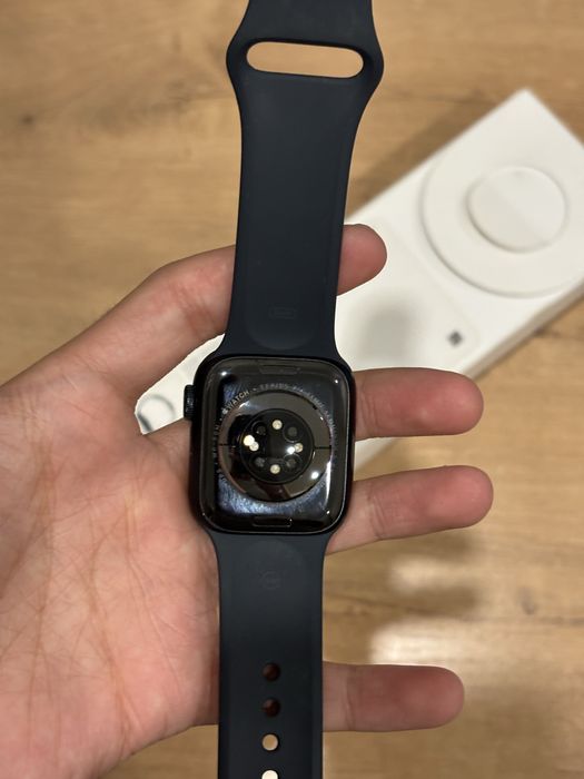 Продам Apple Watch Series 7 41mm midnight