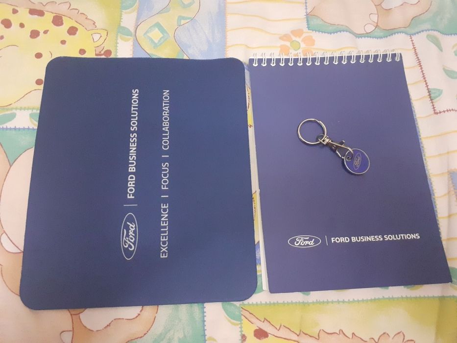 Mousepad +agenda Ford + cheie de cos cumparaturi