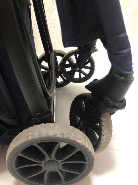 Продам  Коляску CHICCO для детей.