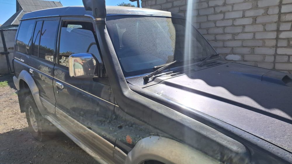 Продам поджэро 2