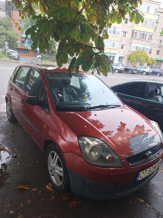 Vând Ford Fiesta