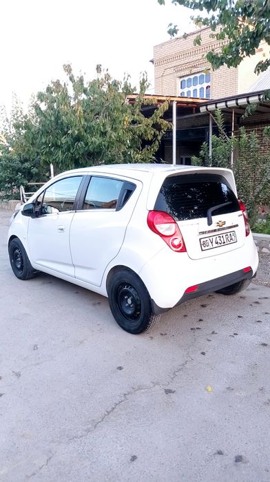 Spark avtomashinasi sotiladi