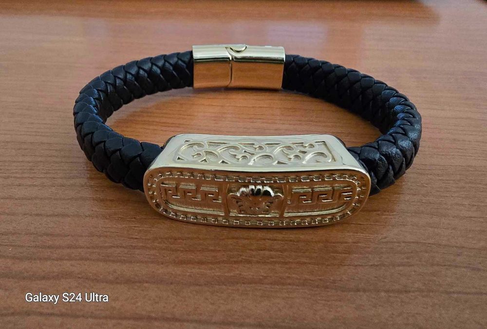 Луксозни мъжки кожени гривни с елементи Версаче