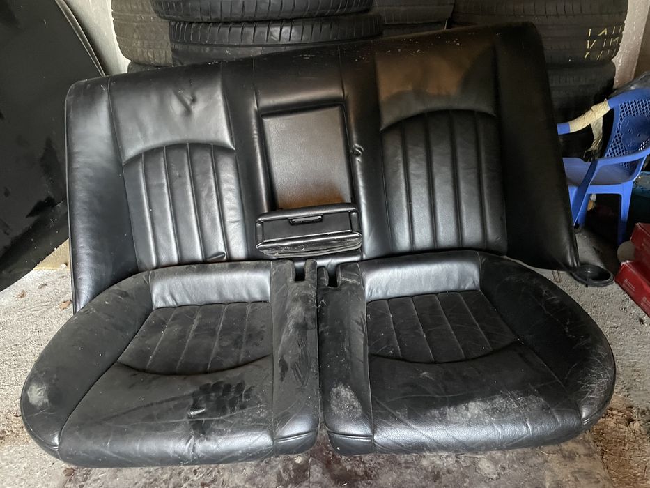 Задни седалки CLS W219