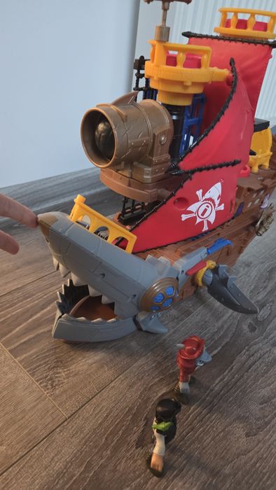 Shark Bite Pirate Ship- corabie de pirat