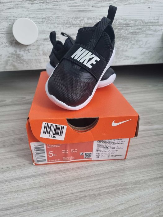 Продавам чисто нови детски обувки Nike. Размер: EUR 21 (11 см)