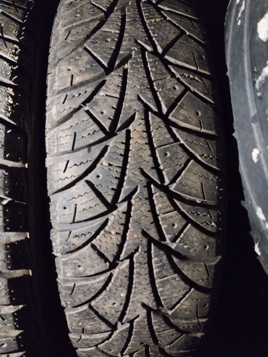 4 шины 185 65 R15. Пара Tunga, пара Cordiant.