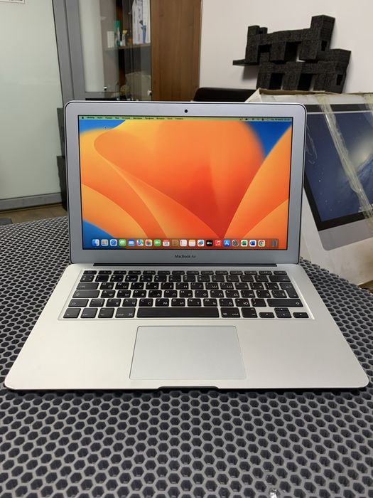 Macbook Air 13 2017. В отличном состоянии.
