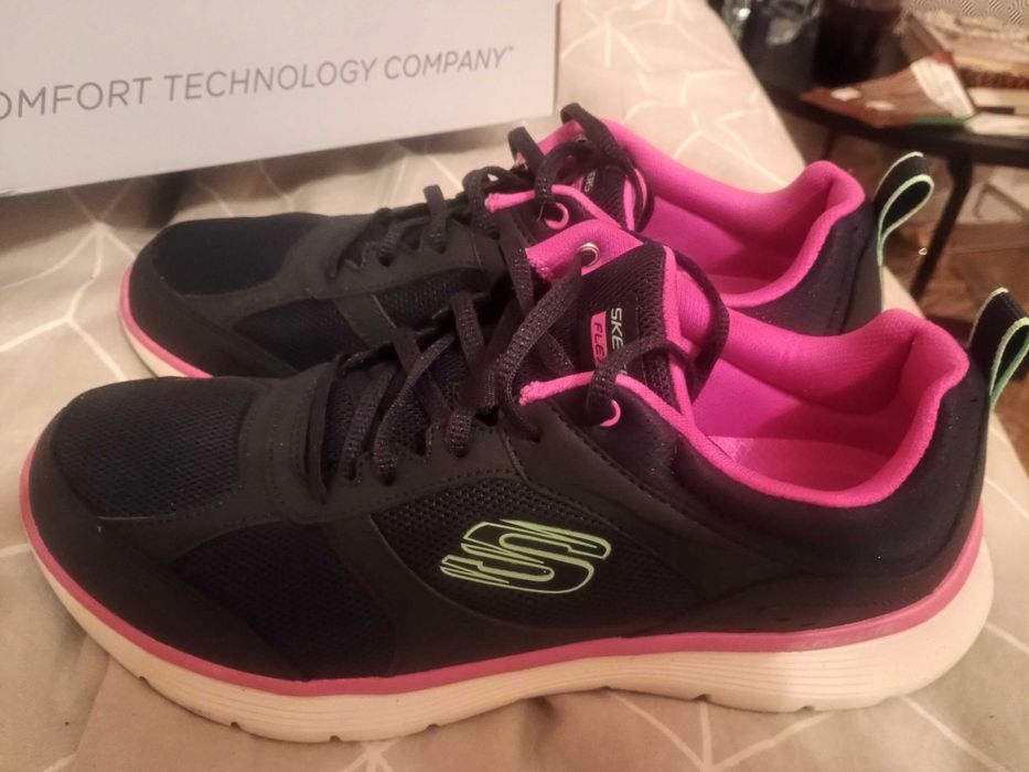 Продавам маратонки Skechers