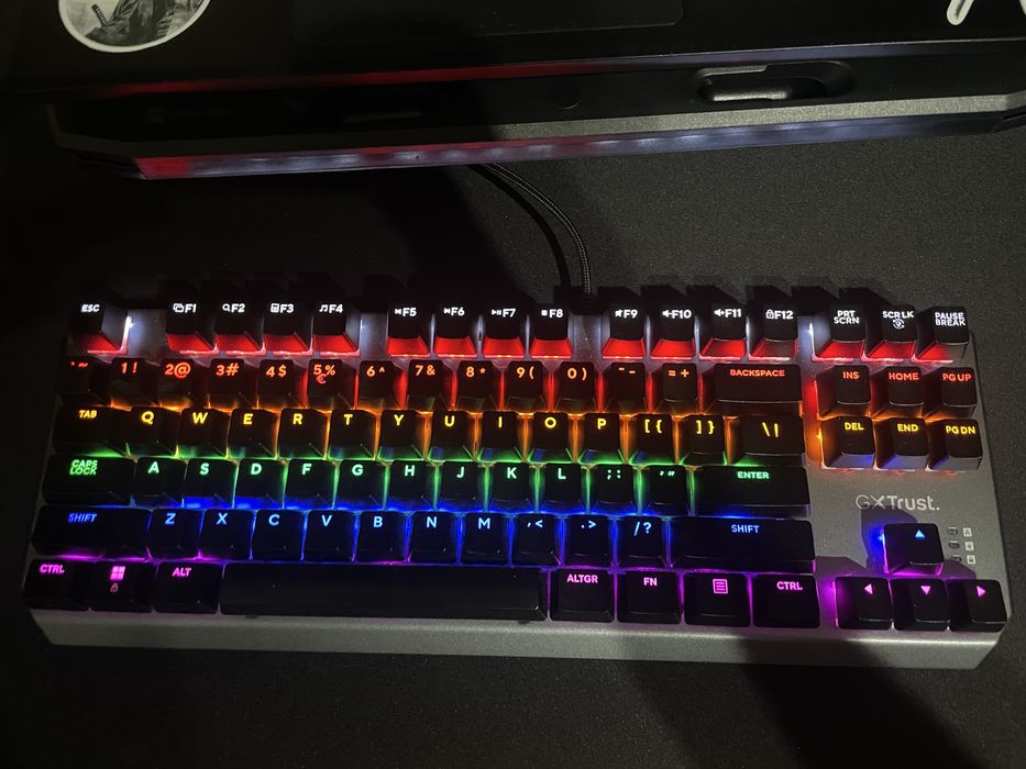 Gaming клавиатура Trust Callaz