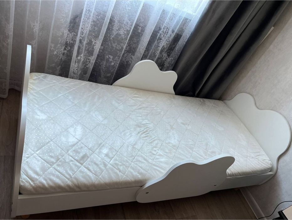 Продам детскую кровать .