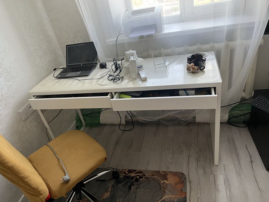 Продам стол Ikea