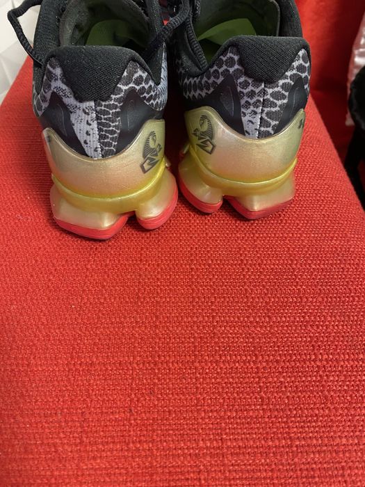 Adidasi de vanzare  model deosebit