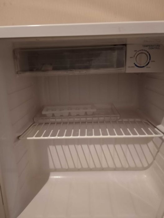 Продам мини холодильник Samsung б/у