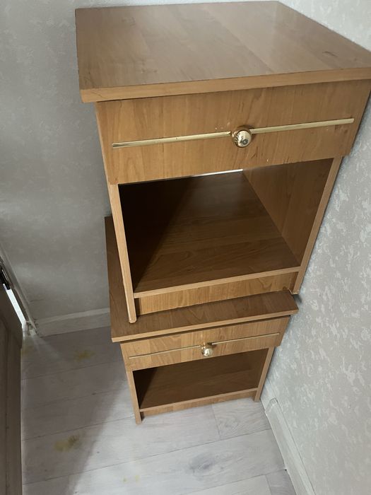 Продоется эти 2 тумбочки