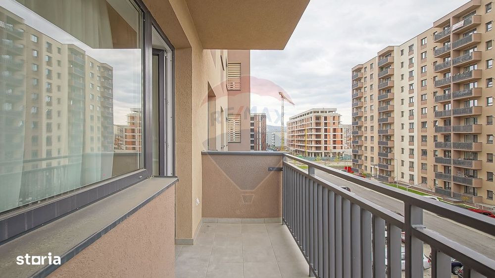 Apartament cu 3 camere, prima închiriere, în zona Tractorul