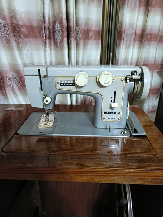 Швейная машинка Чайка
