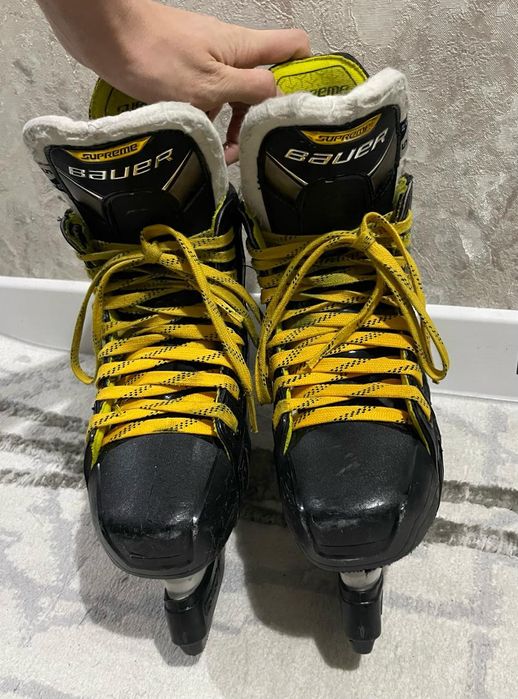 Продаю хоккейные коньки Bauer