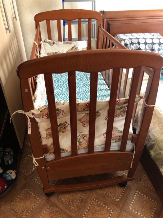 Продам деткую кровать манеж