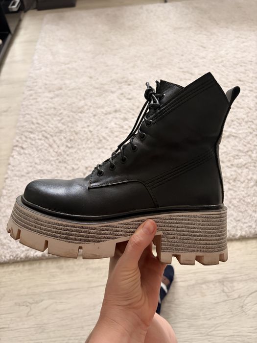 Продам осенние ботинки