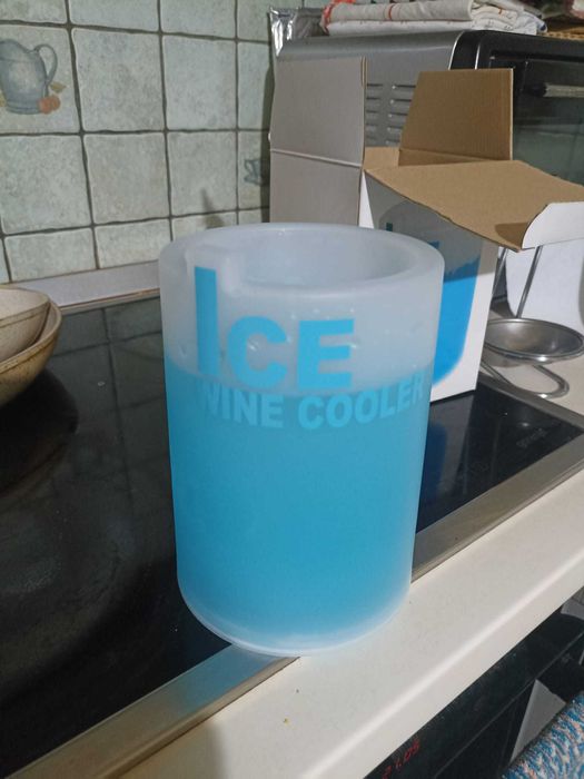 Recipient pentru racit vinul