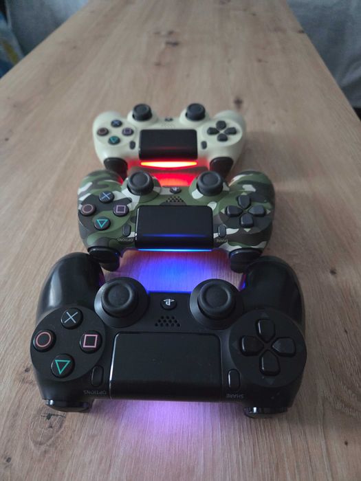 Controller maneta PS 4 PlayStation 4 originale in stare buna