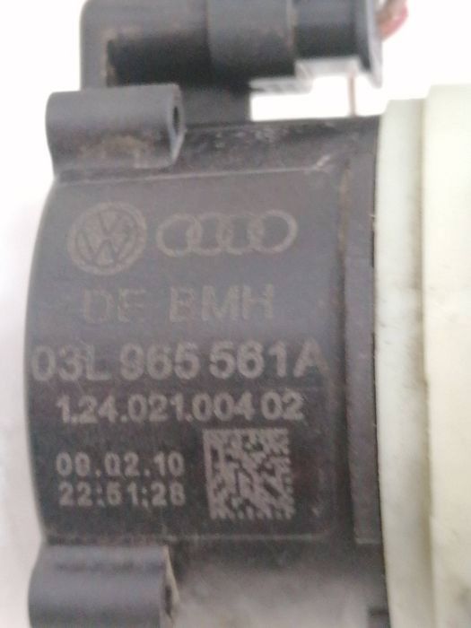Pompa auxiliara reciclare apa antigel Audi A4 B8 A5 2.0 CAG CAGA CAGB